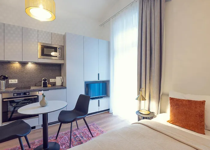 Leonart Living 13 Apartment